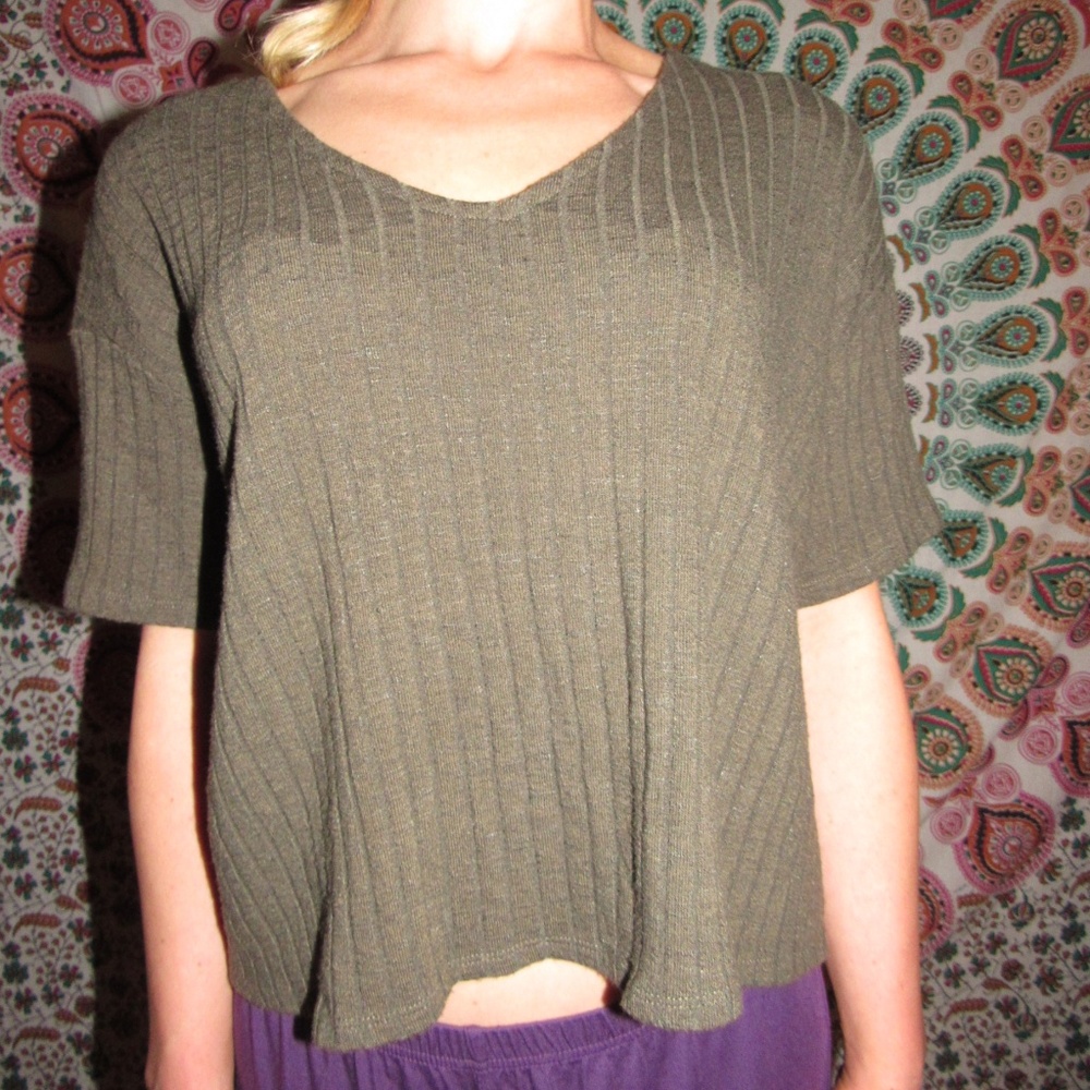 Cropped sweater - Picture 2 of 3